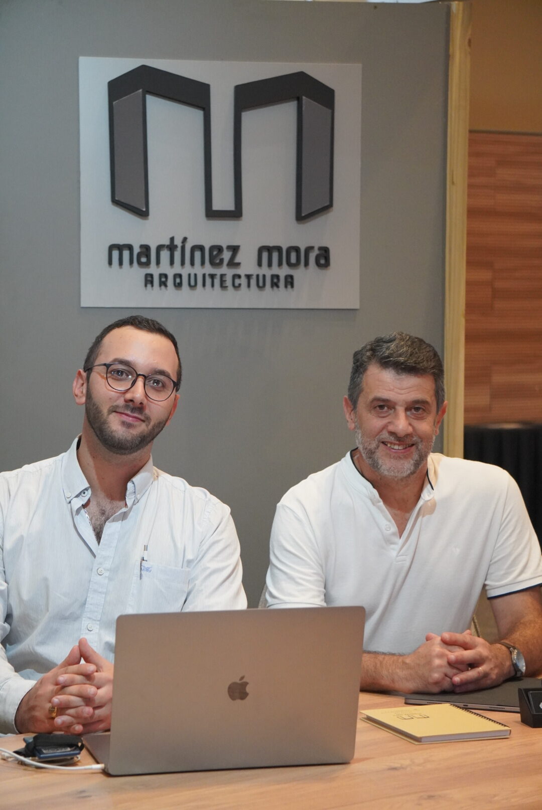 Mi primera oficina fue una obra: la historia detrás de Martínez Mora