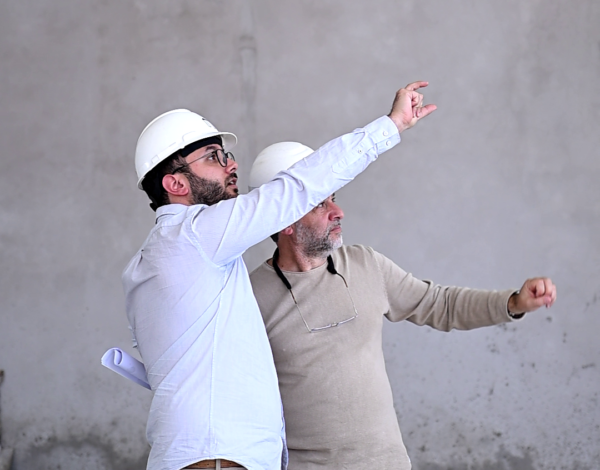 Arquitecto, constructor o llave en mano: quién hace qué